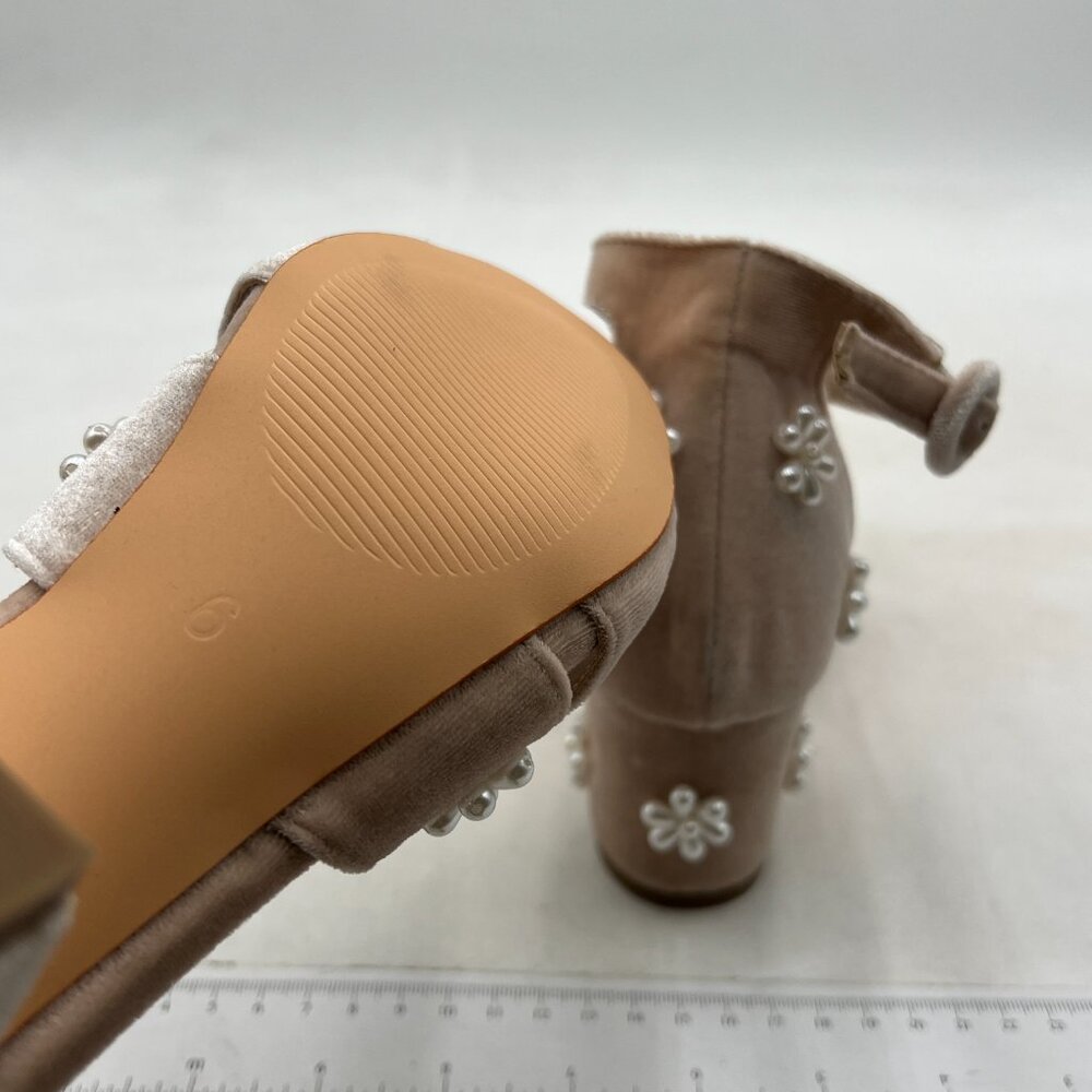 XYD Blush Pearl Flower Ankle-Strap Block Heel Sandals - Picture 5 of 7